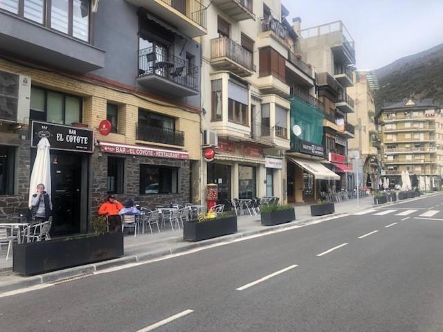 Un Lindo Piso Acogedor Para Desconectar En Sort Exterior foto